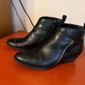 Blk, nine west bootie